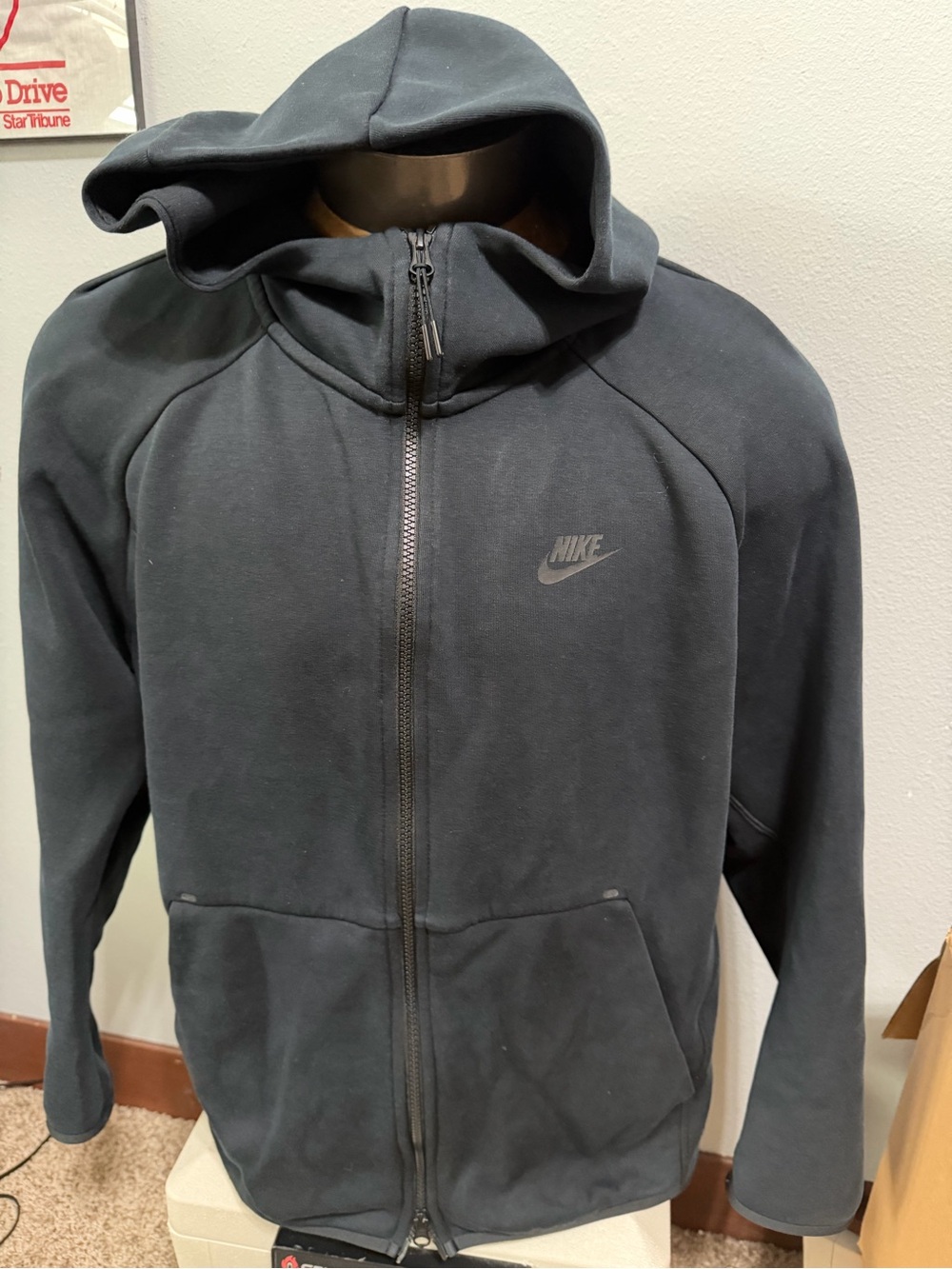 Nike Tech Men’s XL Black Full-Zip Hoodie Jacket